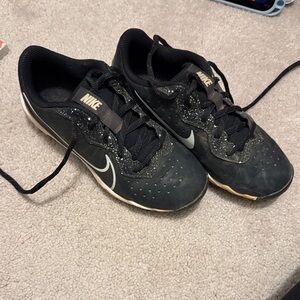 Nike Kids Black and White Baseball Cleats
